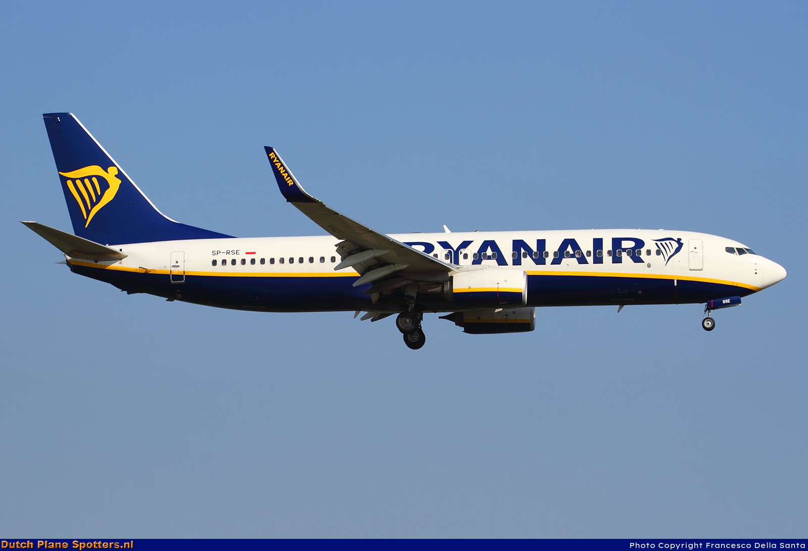 SP-RSE Boeing 737-800 Buzz (Ryanair) by Francesco Della Santa