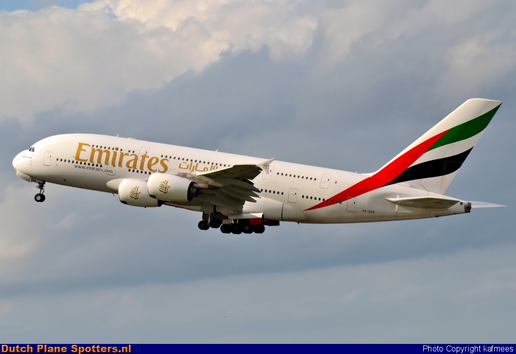 A6-EDQ Airbus A380-800 Emirates by Peter Veerman
