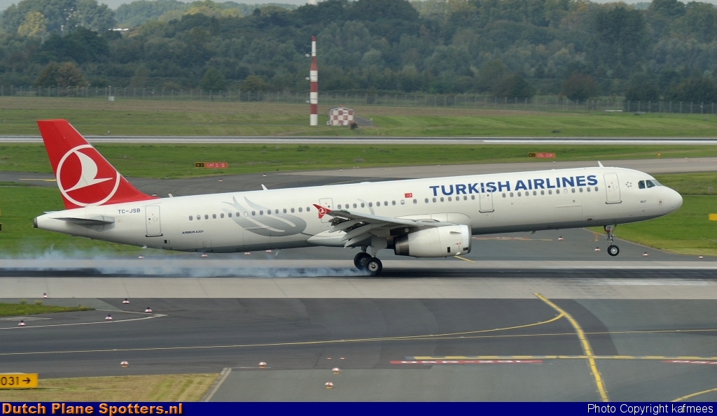TC-JSB Airbus A321 Turkish Airlines by Peter Veerman