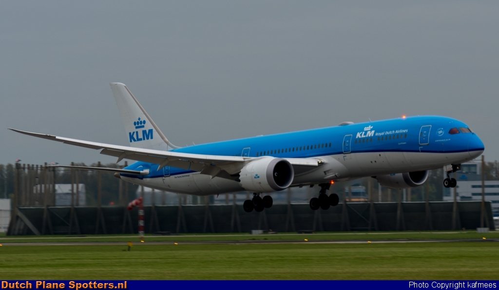 PH-BHC Boeing 787-9 Dreamliner KLM Royal Dutch Airlines by Peter Veerman
