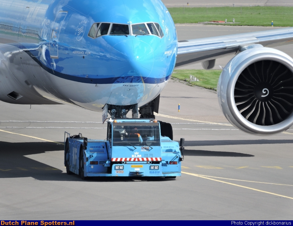 PH-BVO Boeing 777-300 KLM Royal Dutch Airlines by dickbonarius
