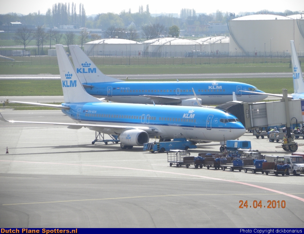 PH-BXN Boeing 737-800 KLM Royal Dutch Airlines by dickbonarius