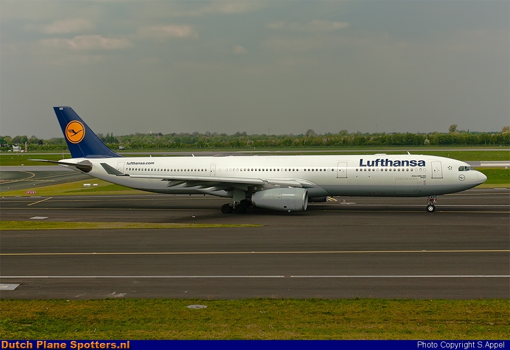 D-AIKD Airbus A330-300 Lufthansa by S.Appel