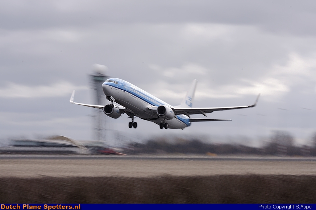 PH-BXZ Boeing 737-800 KLM Royal Dutch Airlines by S.Appel