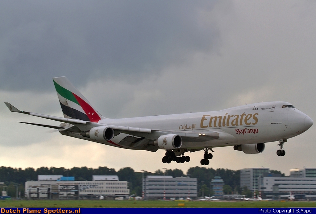 N415MC Boeing 747-400 Emirates Sky Cargo by S.Appel