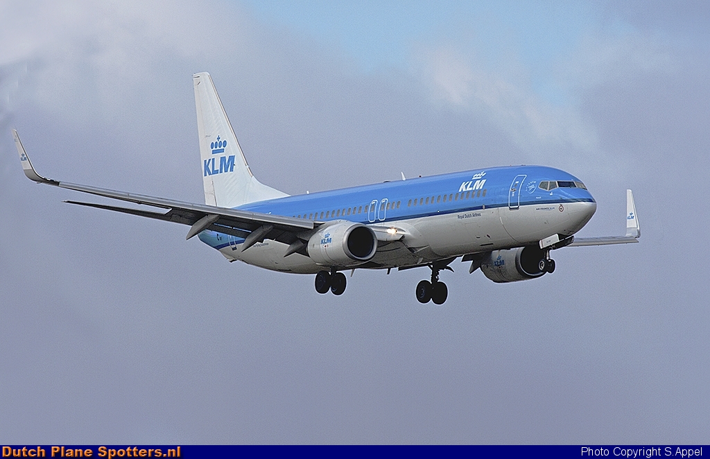 PH-BXE Boeing 737-800 KLM Royal Dutch Airlines by S.Appel