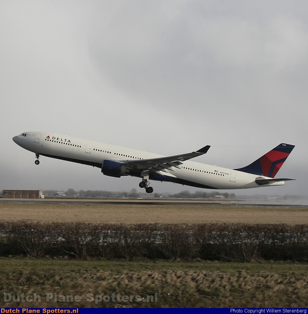 N801NW Airbus A330-300 Delta Airlines by Willem Sterenberg