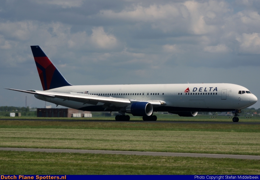 N182DN Boeing 767-300 Delta Airlines by Stefan Middelbeek