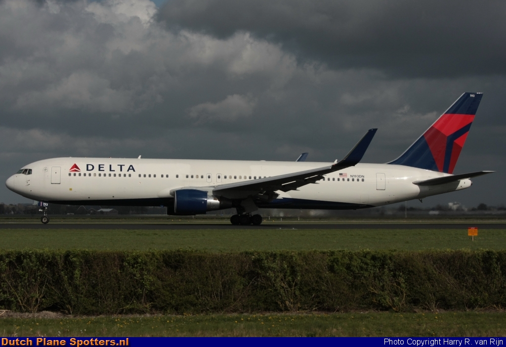 N193DN Boeing 767-300 Delta Airlines by Harry R. van Rijn