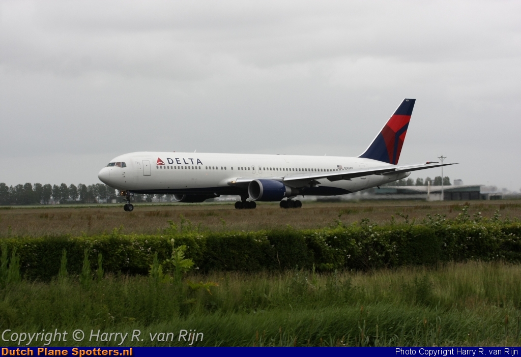 N1604R Boeing 767-300 Delta Airlines by Harry R. van Rijn