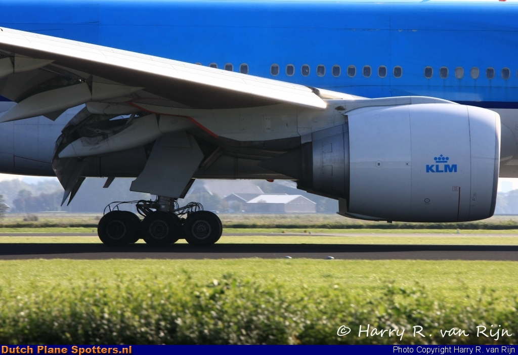 PH-BQA Boeing 777-200 KLM Royal Dutch Airlines by Harry R. van Rijn