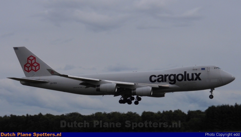 LX-YCV Boeing 747-400 Cargolux by edd