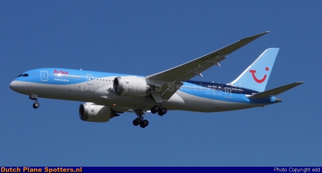 PH-TFK Boeing 787-8 Dreamliner ArkeFly by edd