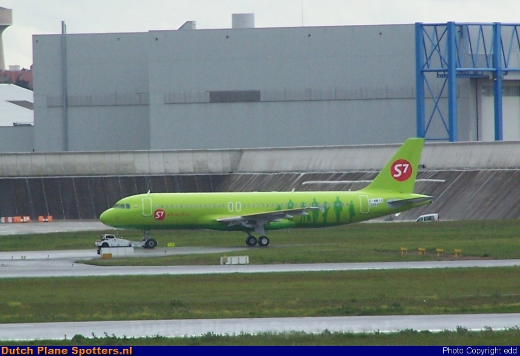 F-WWIC Airbus A320 S7 Siberia Airlines by edd