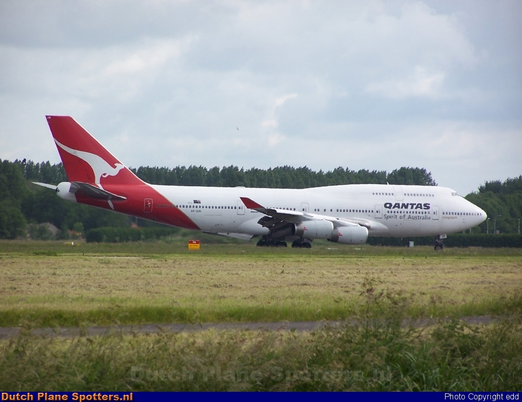 VH-OJB Boeing 747-400 Qantas by edd
