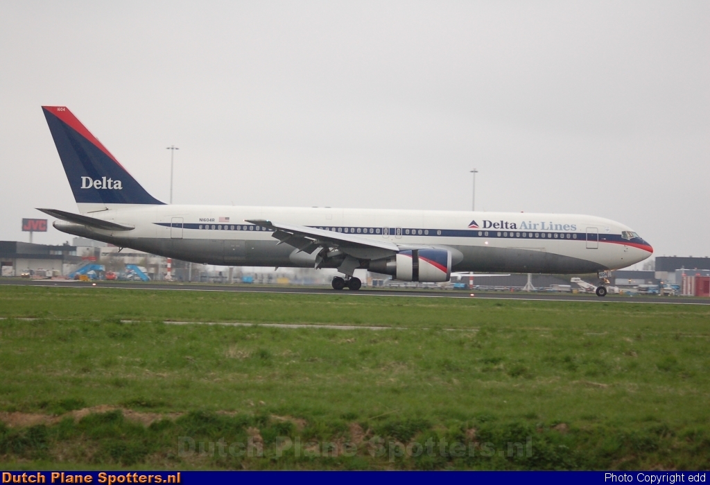 N1604R Boeing 767-300 Delta Airlines by edd