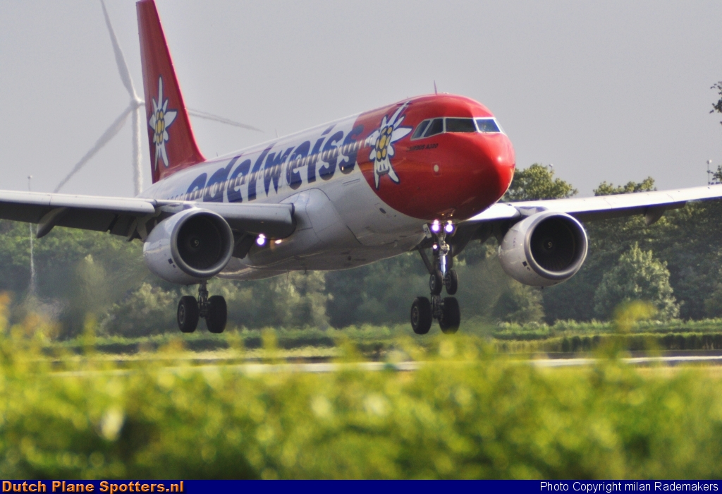 HB-IHX Airbus A320 Edelweiss Air by Milan Rademakers