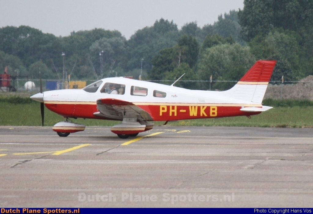 PH-WKB Piper PA-28 Archer III Private by Hans Vos