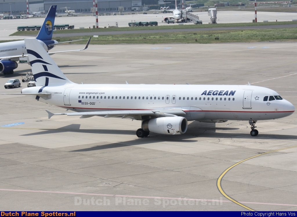SX-DGD Airbus A320 Aegean Airlines by Hans Vos