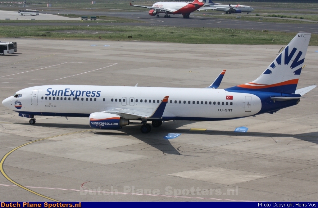 TC-SNT Boeing 737-800 SunExpress by Hans Vos