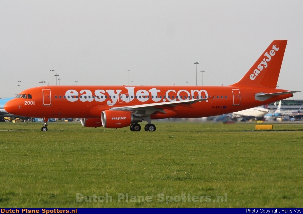 G-EZUI Airbus A320 easyJet by Hans Vos