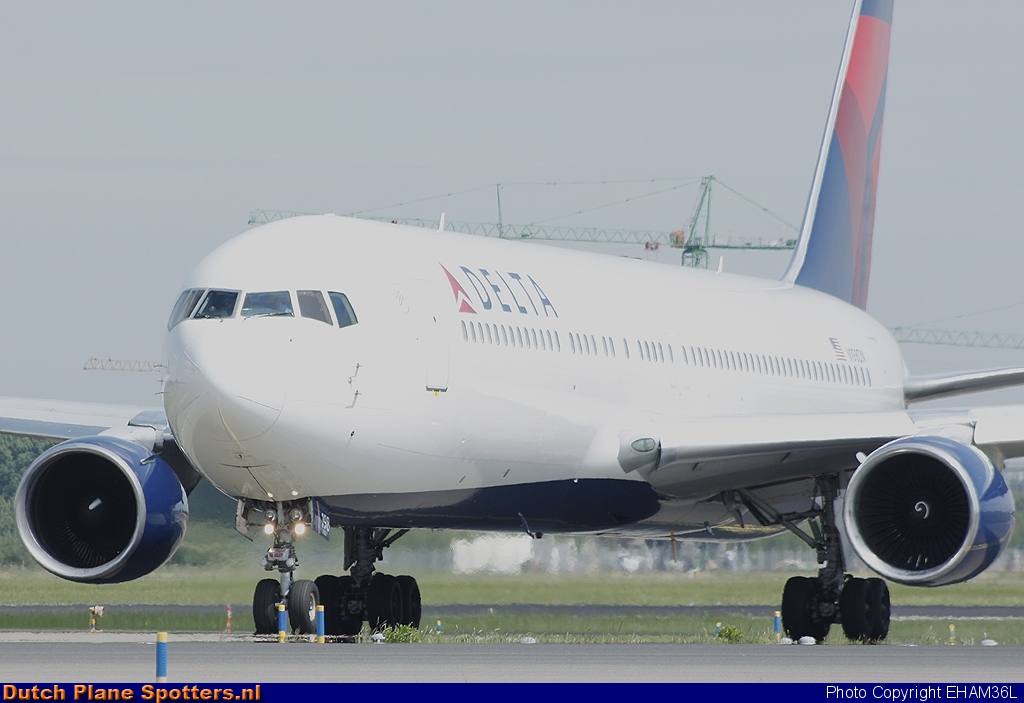 N198DN Boeing 767-300 Delta Airlines by EHAM36L