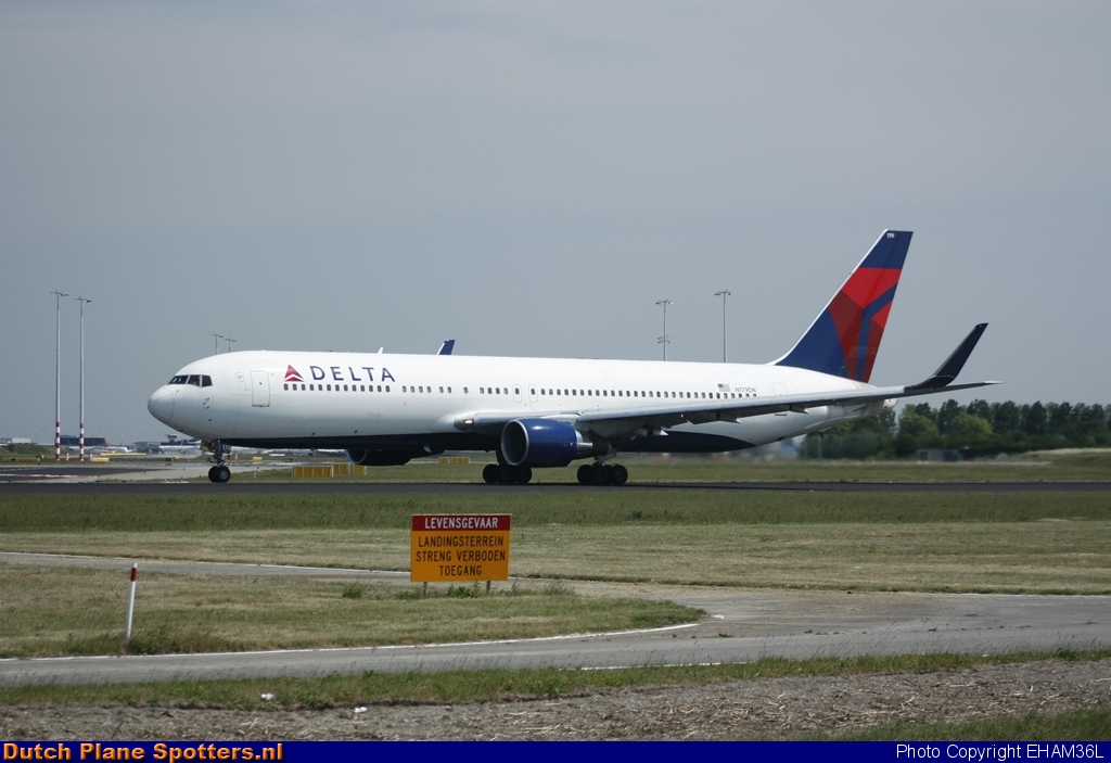 N179DN Boeing 767-300 Delta Airlines by EHAM36L