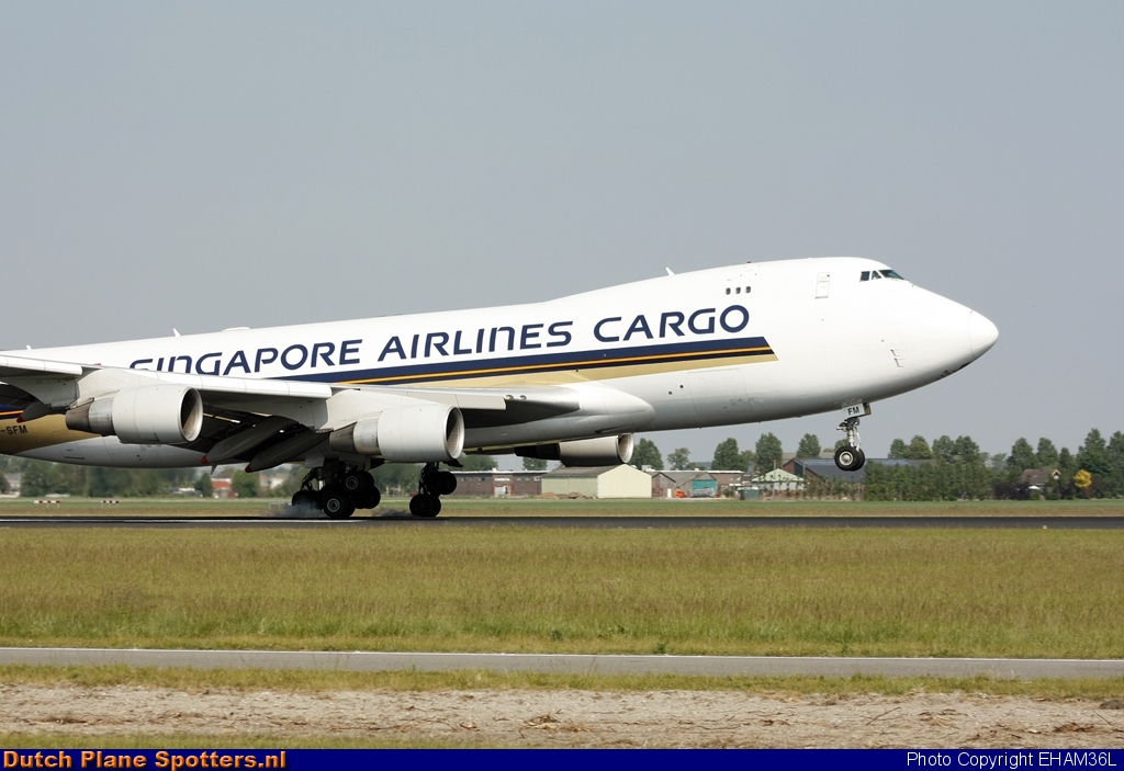 9V-SFM Boeing 747-400 Singapore Airlines Cargo by EHAM36L