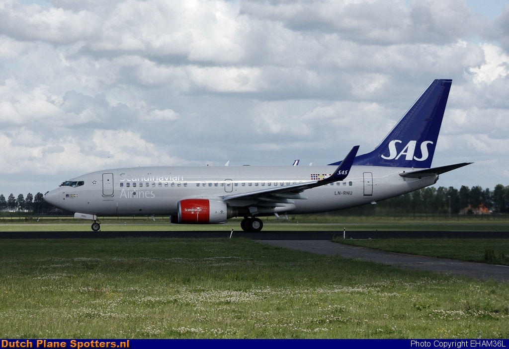 LN-RNU Boeing 737-700 SAS Scandinavian Airlines by EHAM36L
