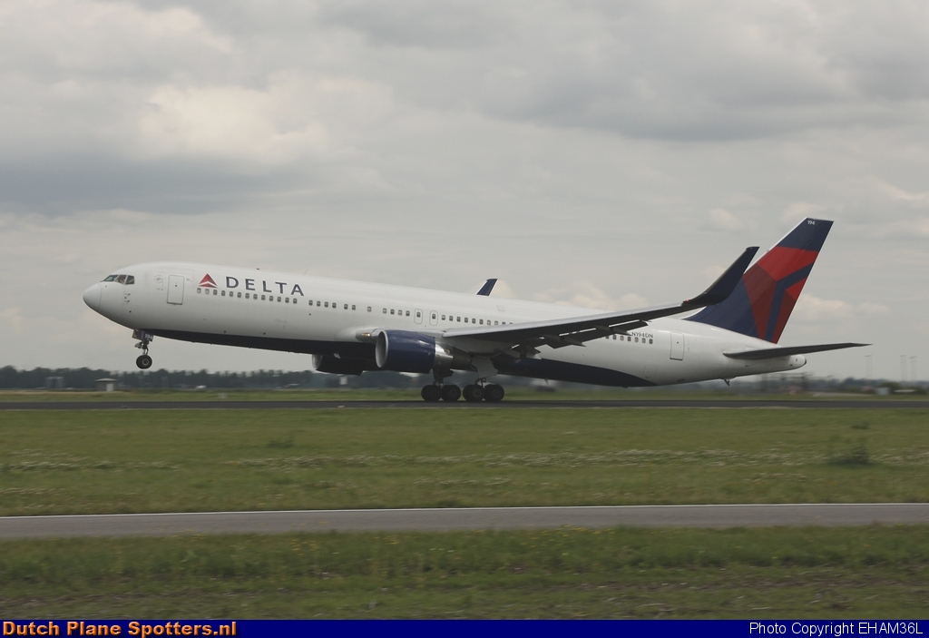 N194DN Boeing 767-300 Delta Airlines by EHAM36L