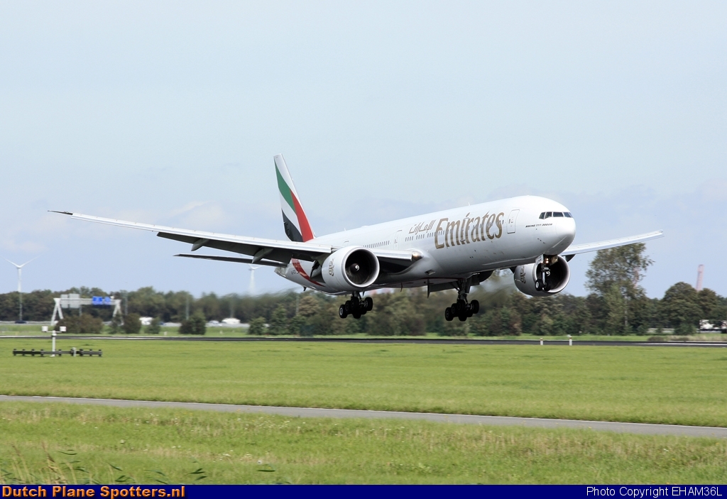 A6-ECD Boeing 777-300 Emirates by EHAM36L