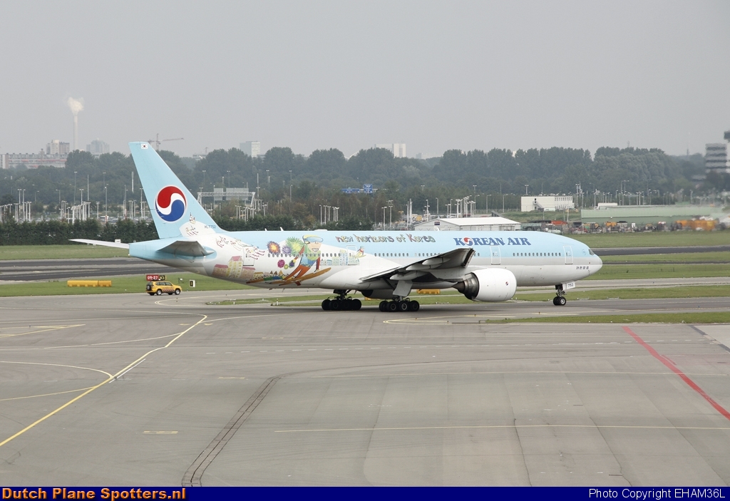 HL7752 Boeing 777-200 Korean Air by EHAM36L