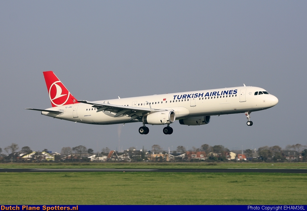 TC-JRU Airbus A321 Turkish Airlines by EHAM36L