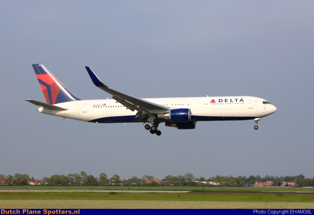 N1604R Boeing 767-300 Delta Airlines by EHAM36L