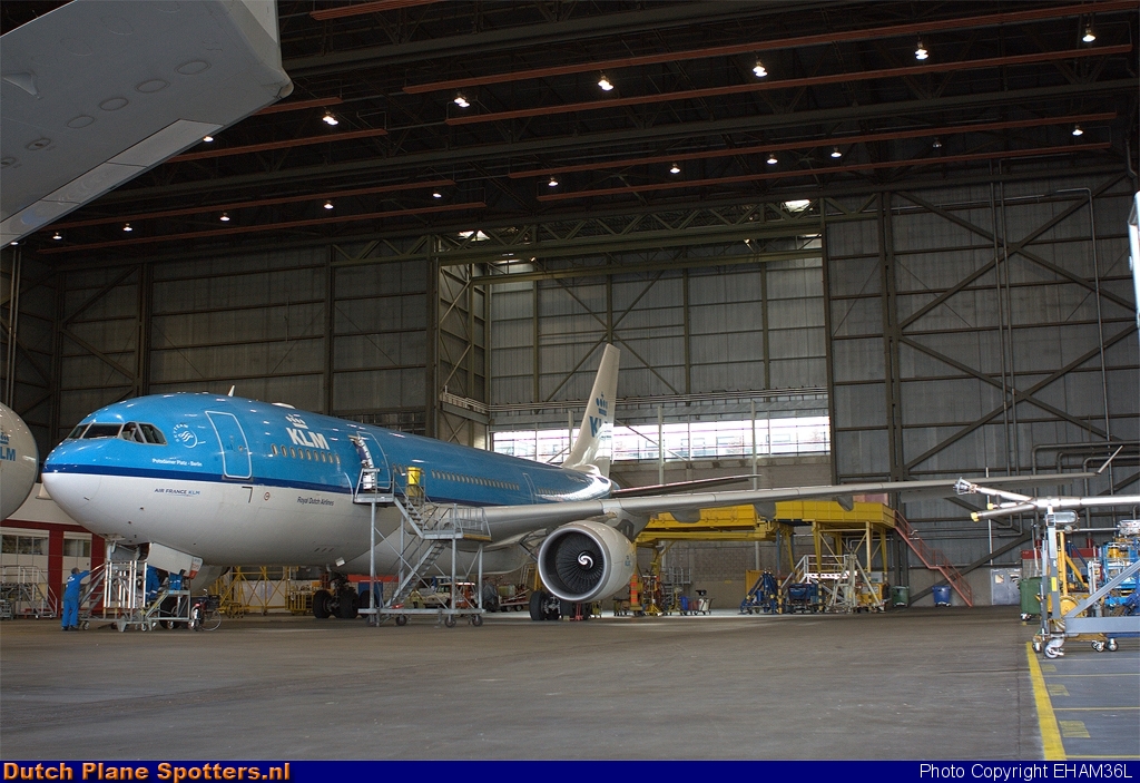 PH-AOB Airbus A330-200 KLM Royal Dutch Airlines by EHAM36L