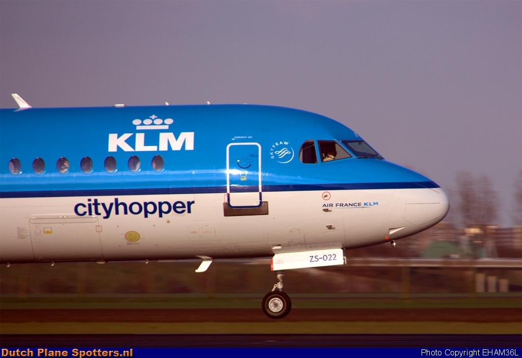 PH-KZS Fokker 70 KLM Cityhopper by EHAM36L