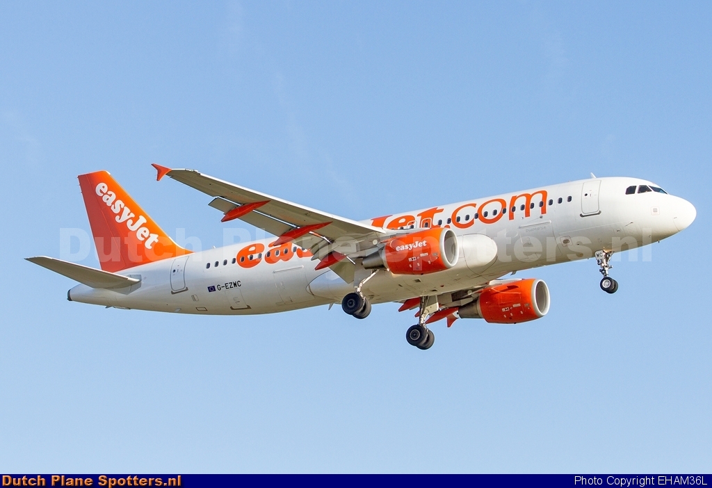 G-EZWC Airbus A320 easyJet by EHAM36L