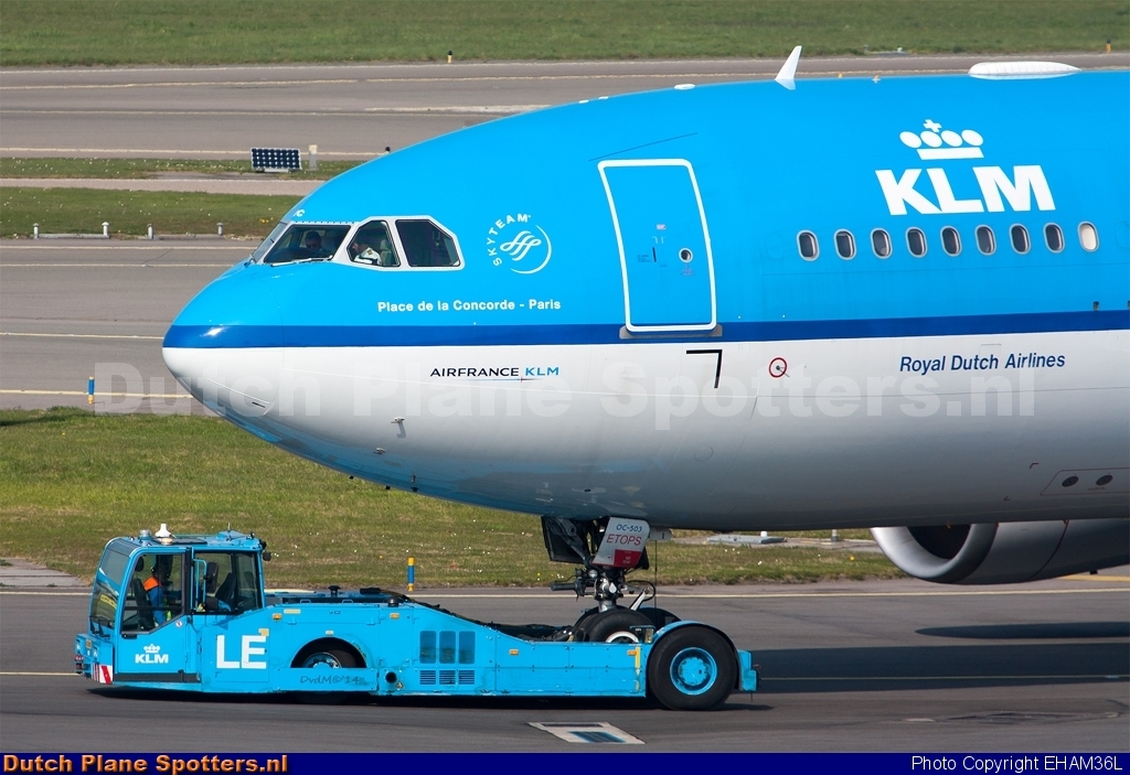 PH-AOC Airbus A330-200 KLM Royal Dutch Airlines by EHAM36L