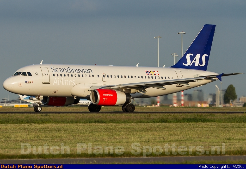 OY-KBT Airbus A319 SAS Scandinavian Airlines by EHAM36L