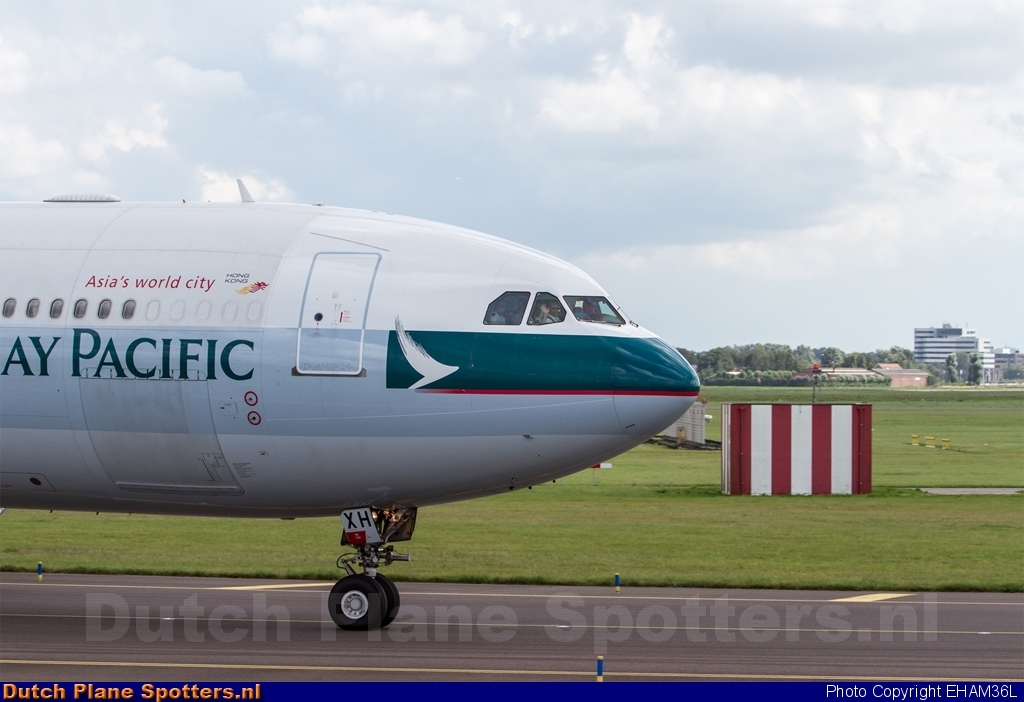 B-HXH Airbus A340-300 Cathay Pacific by EHAM36L