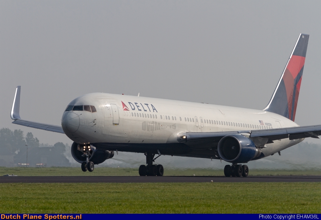 N181DN Boeing 767-300 Delta Airlines by EHAM36L