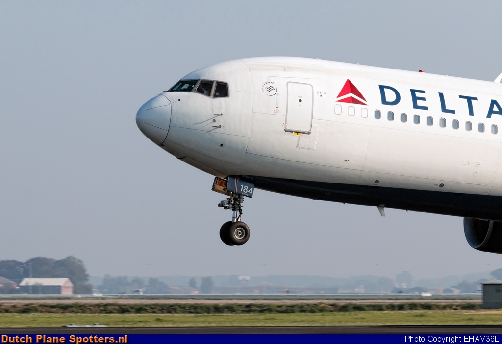 N184DN Boeing 767-300 Delta Airlines by EHAM36L