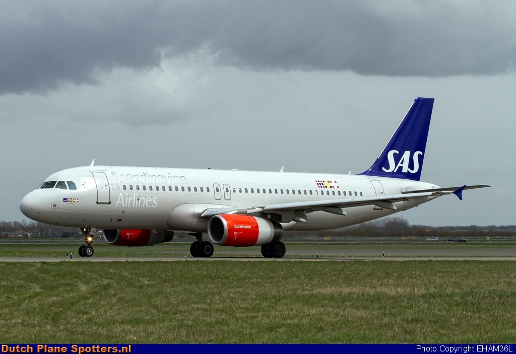 OY-KAL Airbus A320 SAS Scandinavian Airlines by EHAM36L