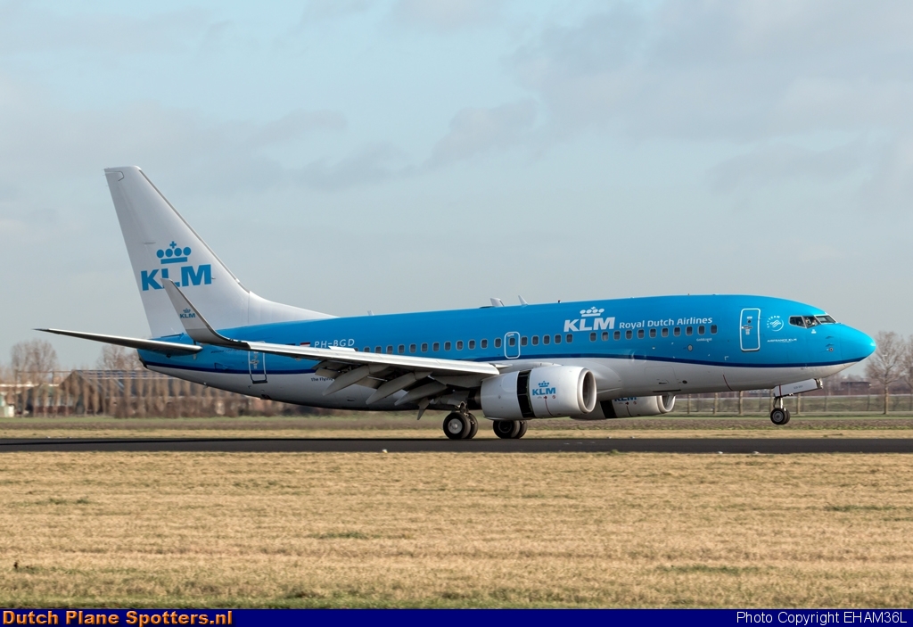 PH-BGD Boeing 737-700 KLM Royal Dutch Airlines by EHAM36L
