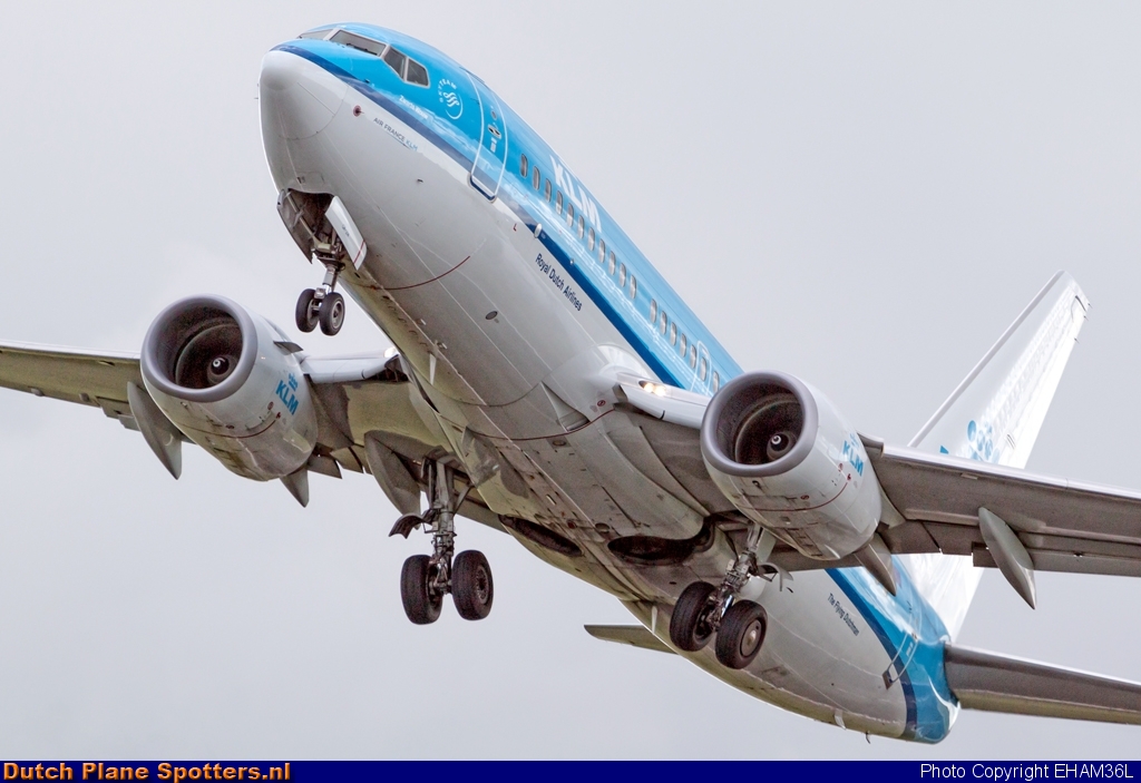 PH-BGR Boeing 737-700 KLM Royal Dutch Airlines by EHAM36L