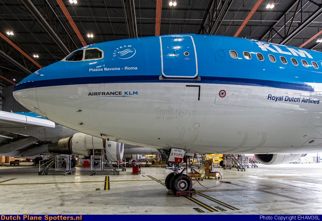 PH-AKB Airbus A330-300 KLM Royal Dutch Airlines by EHAM36L