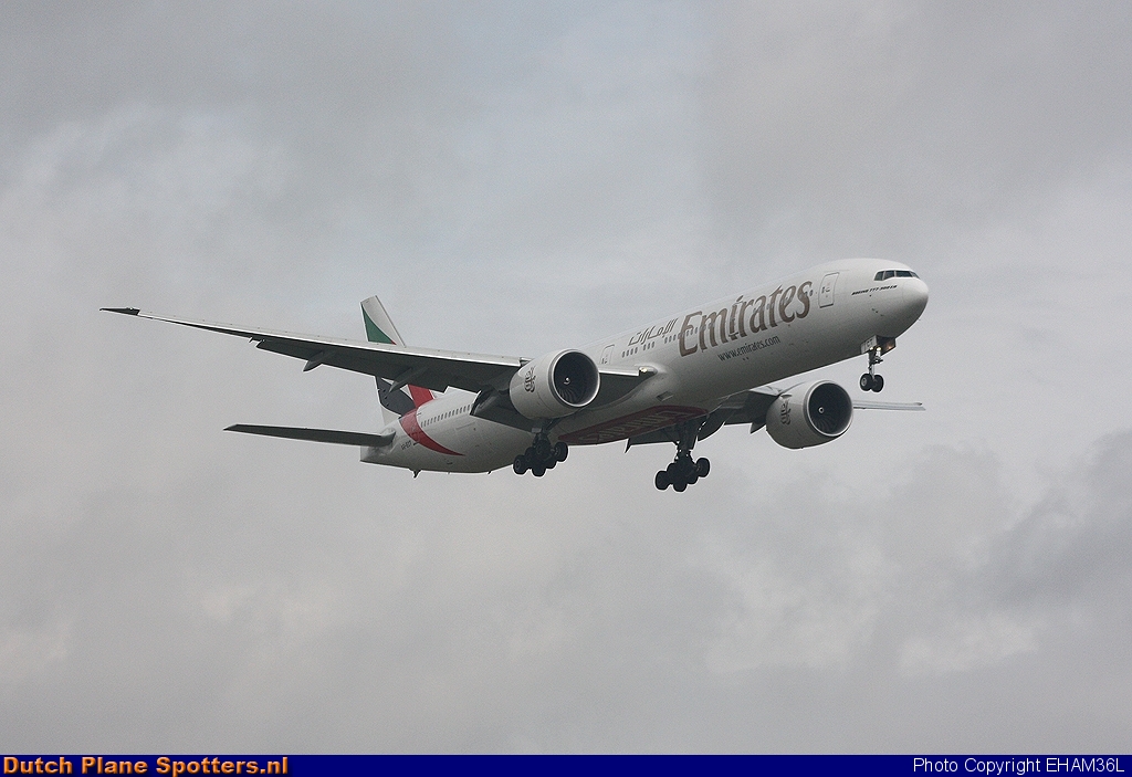 A6-ECT Boeing 777-300 Emirates by EHAM36L