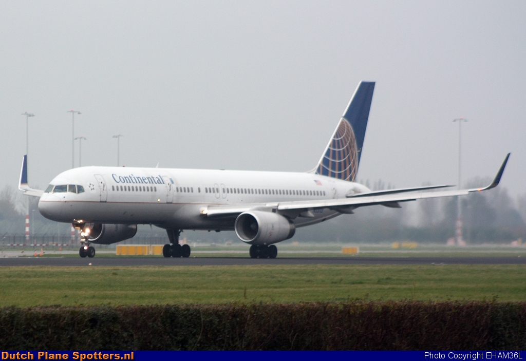 N33132 Boeing 757-200 Continental Airlines by EHAM36L