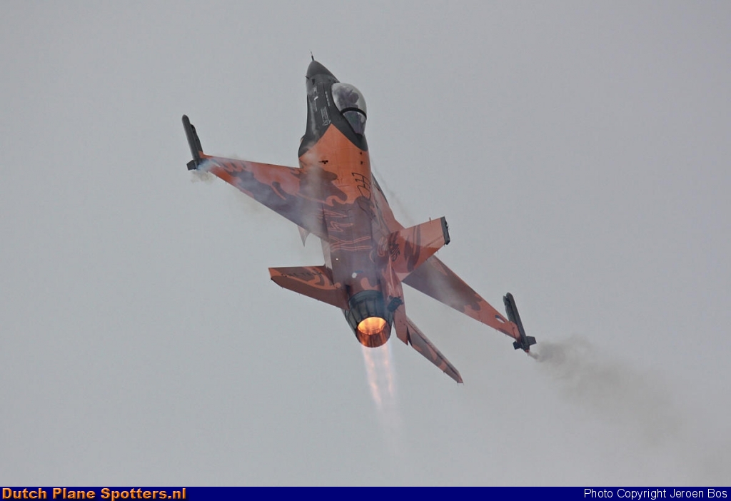 J-015 General Dynamics F-16 Fighting Falcon MIL - Dutch Royal Air Force by Jeroen Bos