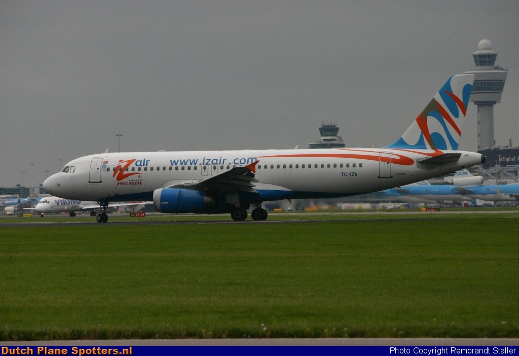 TC-IZA Airbus A320 Pegasus (IzAir) by Rembrandt Staller